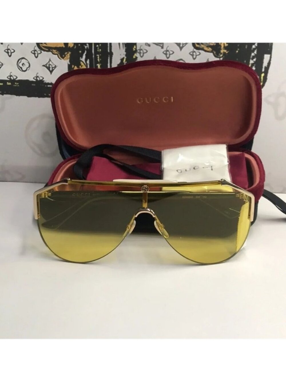 New Authentic Gucci Yellow Lens Sunglasses GG0584s 004 - Picture 12 of 13